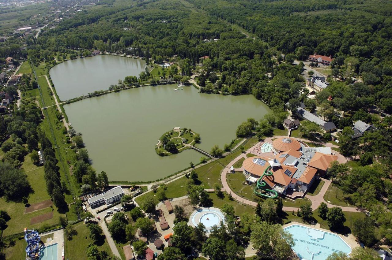 Staff House Bed and Breakfast Nyíregyháza Εξωτερικό φωτογραφία