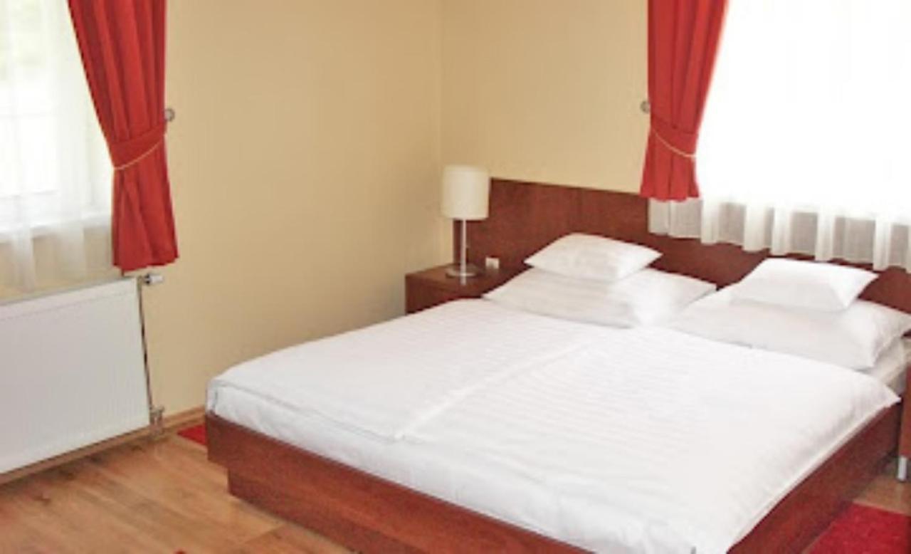 Staff House Bed and Breakfast Nyíregyháza Εξωτερικό φωτογραφία