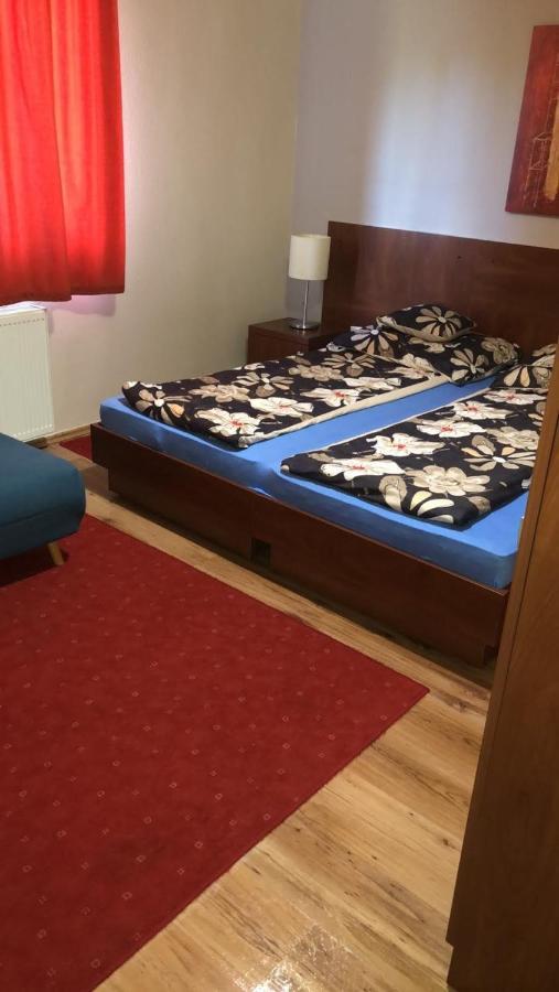 Staff House Bed and Breakfast Nyíregyháza Εξωτερικό φωτογραφία