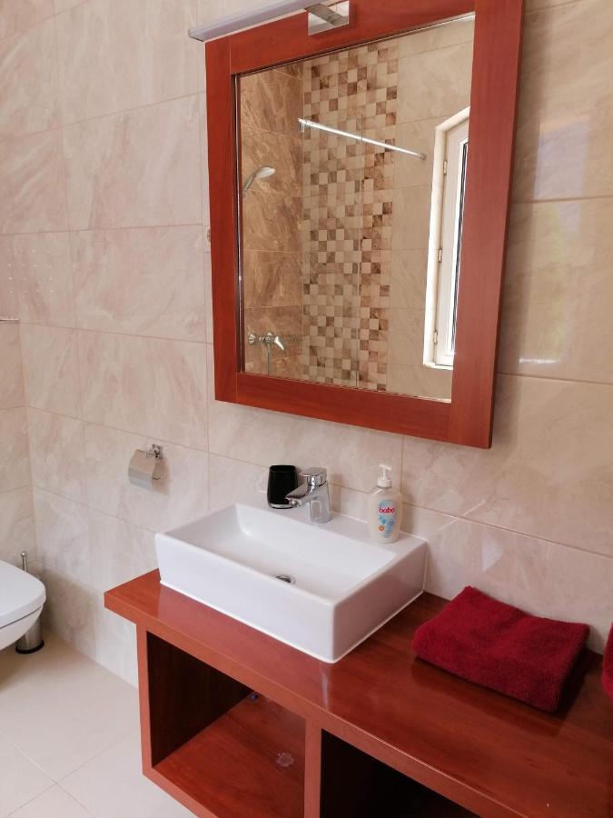 Staff House Bed and Breakfast Nyíregyháza Εξωτερικό φωτογραφία
