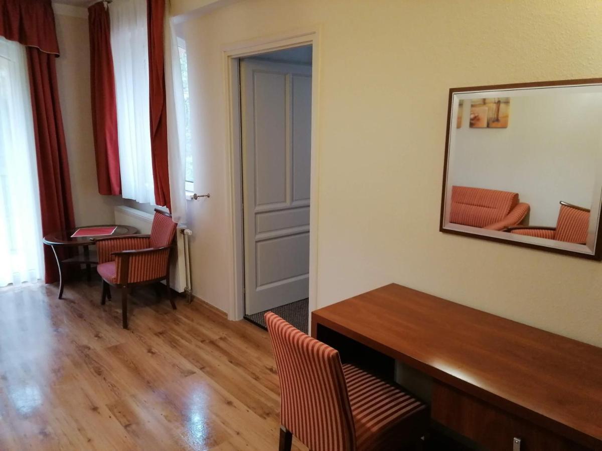 Staff House Bed and Breakfast Nyíregyháza Εξωτερικό φωτογραφία