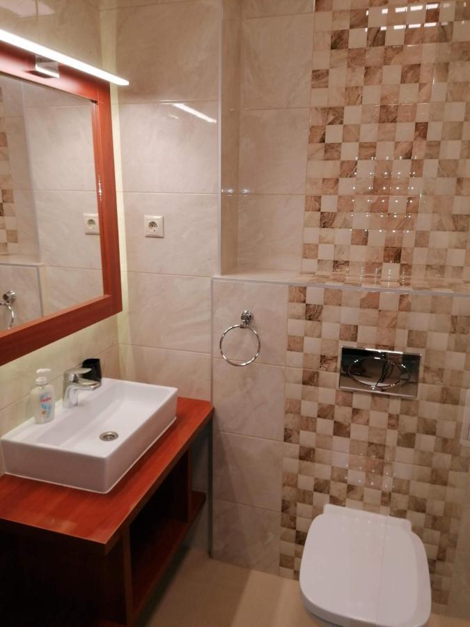 Staff House Bed and Breakfast Nyíregyháza Εξωτερικό φωτογραφία
